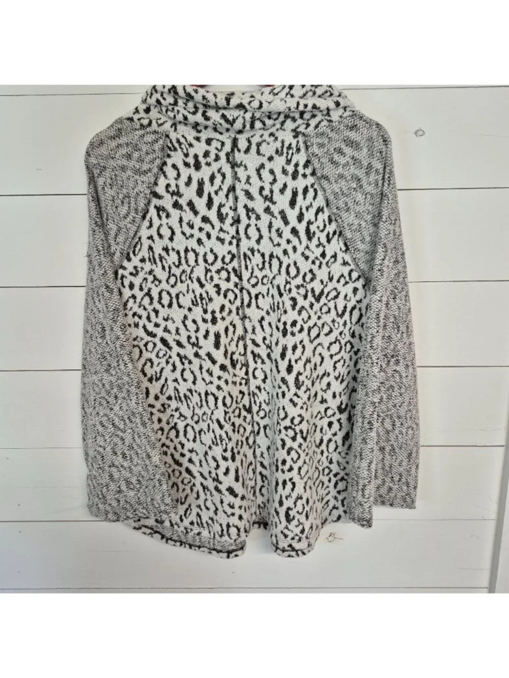 OneWorld Womens Cowl Neck Leopard Print Sweater Long Sleeve Lightweight Size L - Picture 6 of 6